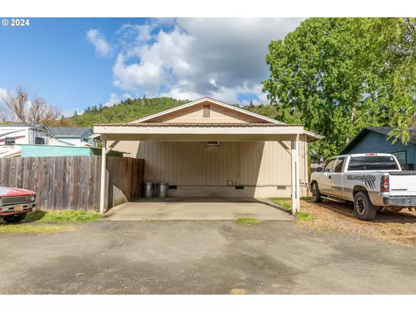 Roseburg, OR 97470,240 CURRIER AVE