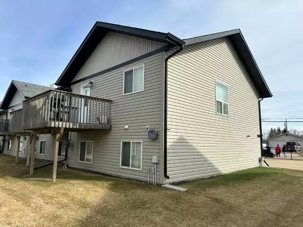 Camrose, AB T4V 0Y2,4702 53 AVE #43