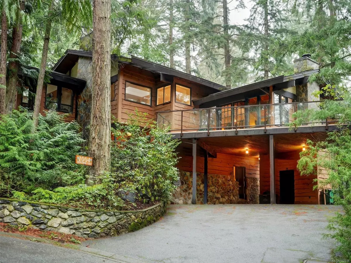Saanich, BC V8Y 1C6,1004 Spiritwood Pl