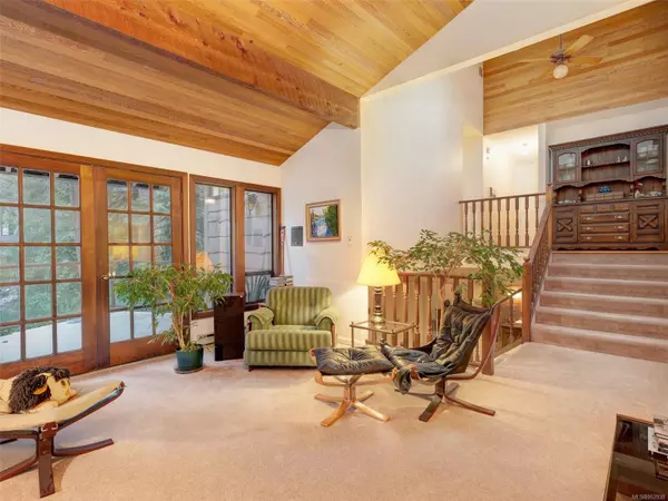 Saanich, BC V8Y 1C6,1004 Spiritwood Pl