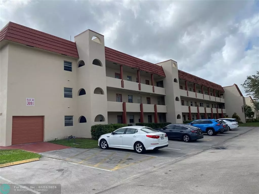 Sunrise, FL 33322,3091 E Sunrise Lakes Dr  #207