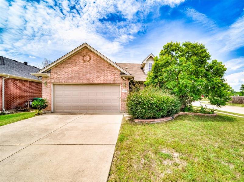 6481 Payton Drive, Fort Worth, TX 76131