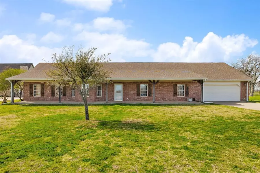 10616 Hunter Drive, Justin, TX 76247