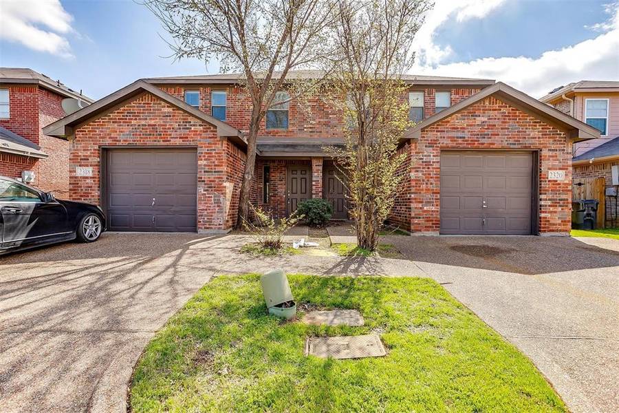 2318 & 2320 Bloomfield Drive, Arlington, TX 76012