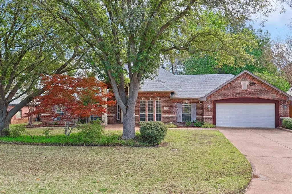 Grapevine, TX 76051,2527 Peninsula Drive