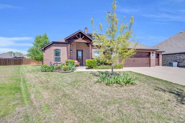 409 Valley Brook Court, Waxahachie, TX 75165