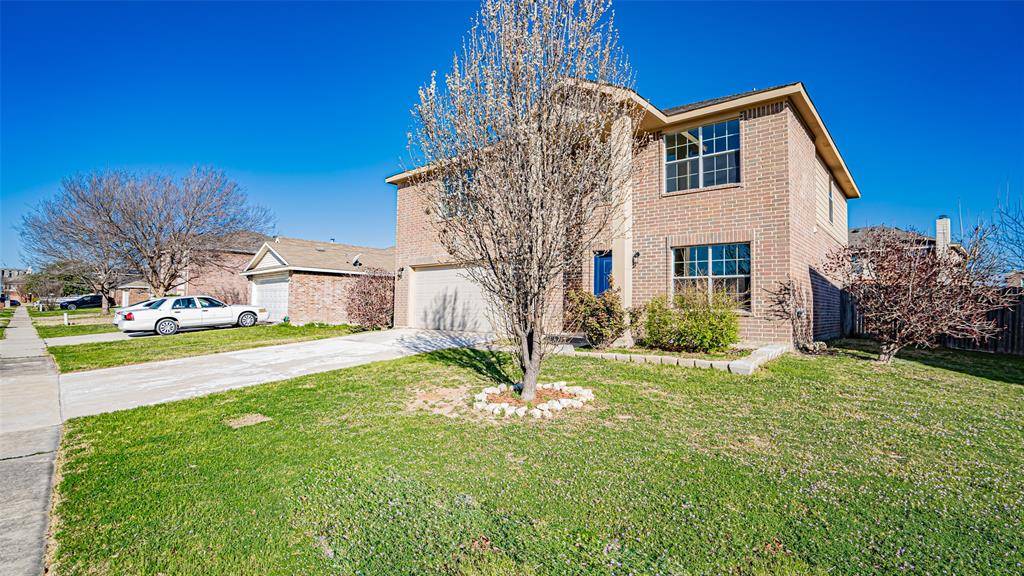 708 Sparrow Drive, Saginaw, TX 76131