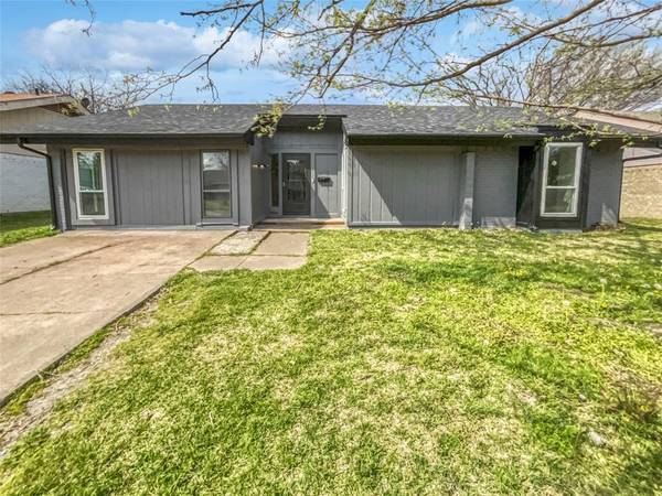 437 Rollingridge Lane, Garland, TX 75043