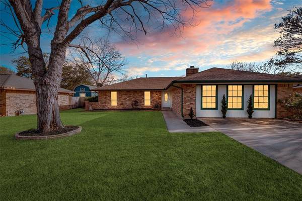 110 Bryn Mawr Lane, Waxahachie, TX 75165