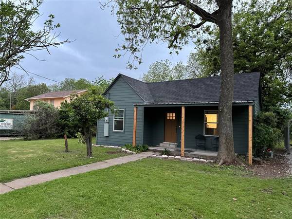 106 S 4th Street, Grandview, TX 76050