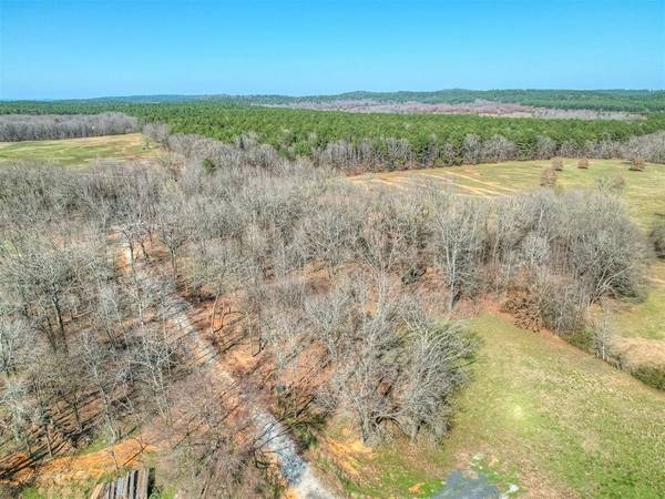 136 Deer Valley Circle, Broken Bow, OK 74278