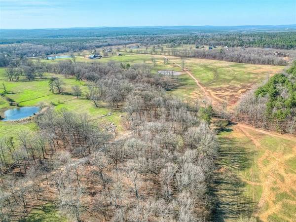 176 Deer Valley Circle, Broken Bow, OK 74728