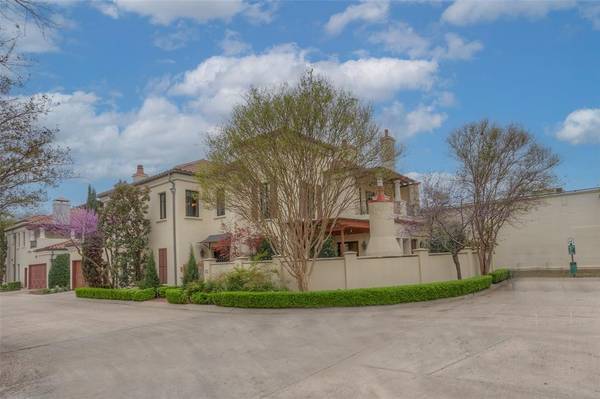 2737 Calder Court,  Fort Worth,  TX 76107