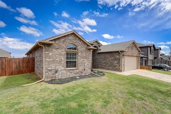 3508 Molly Drive, Yukon, OK 73099