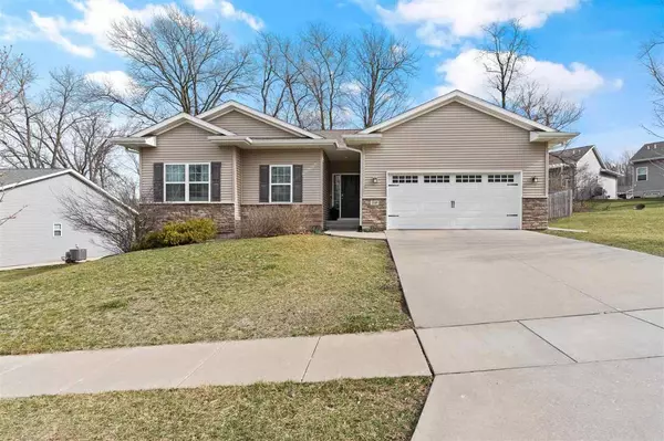 1149 Manitou Trl, Iowa City, IA 52245