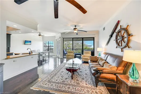 705 10th ST S 301, Naples, FL 34102