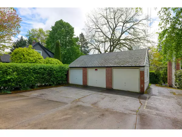 Portland, OR 97225,6616 SW CANYON LN