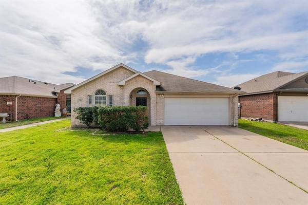 1011 Carlsbad Drive,  Grand Prairie,  TX 75051