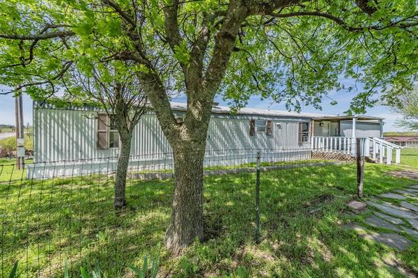 125 Hilltop Court, New Fairview, TX 76078