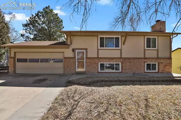 4835 wandering CIR, Colorado Springs, CO 80917