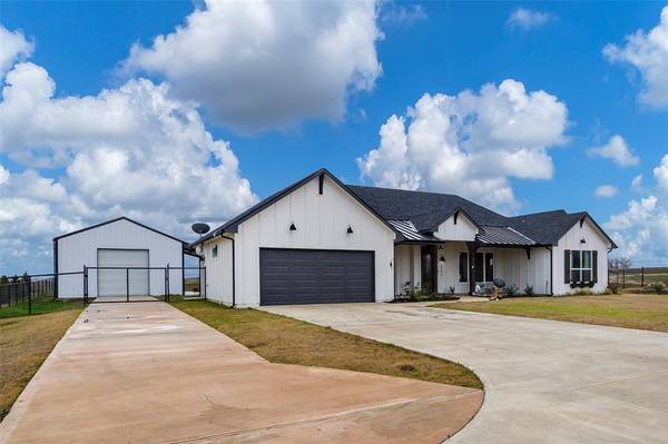 2250 County Road 200, Valley View, TX 76272