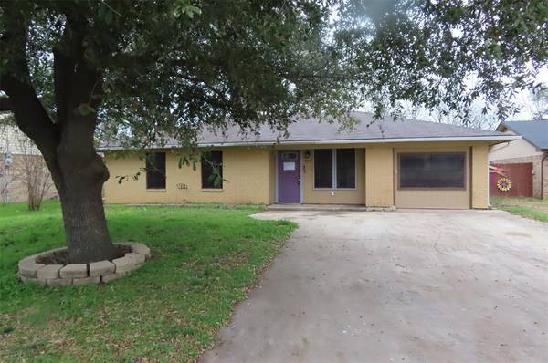 409 S 1st Street, Crandall, TX 75114