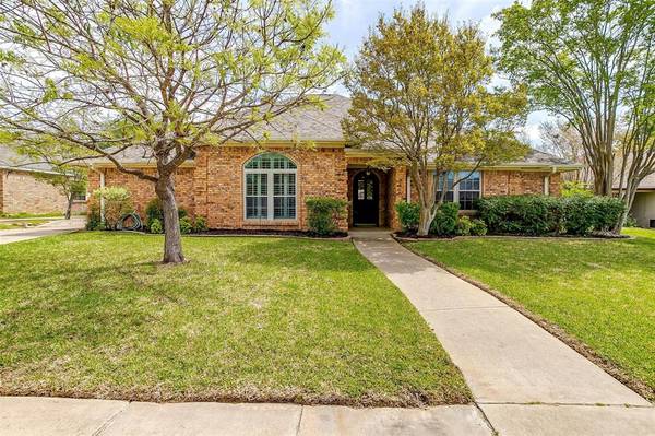 3716 Westview Drive, Bedford, TX 76021