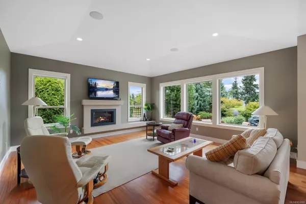 Courtenay, BC V9N 9X3,3093 Royal Vista Way