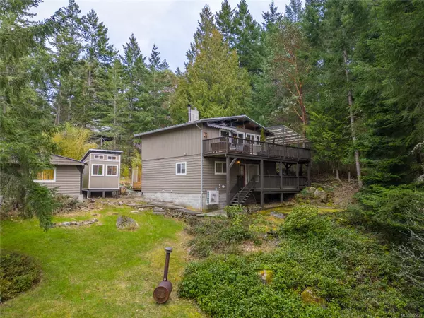 Pender Island, BC V0N 2M0,3705 Rope Rd