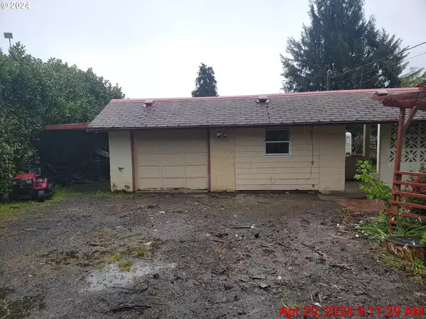 Coquille, OR 97423,1772 N FIR ST