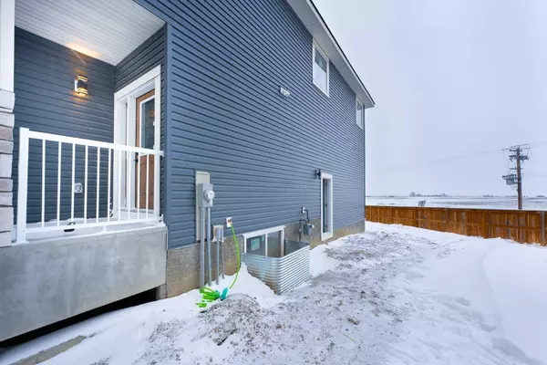 Strathmore, AB T1P 0G6,35 Lakewood Mews