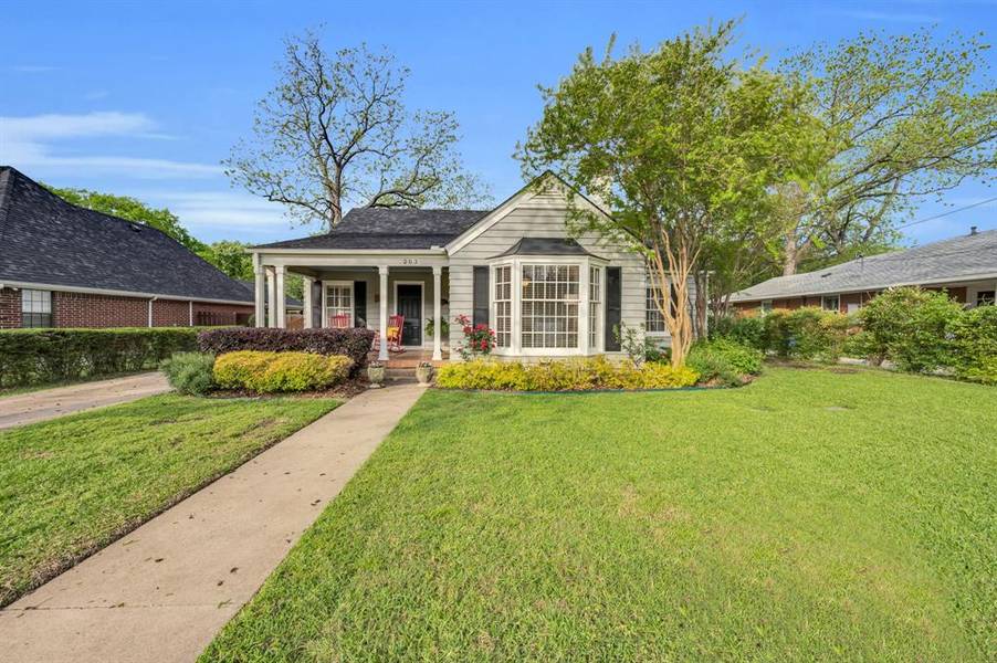 203 N Clay Street, Ennis, TX 75119