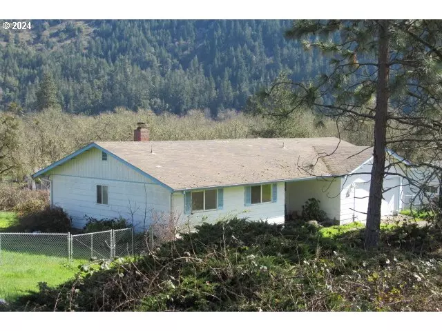 744 SE EDGEWOOD ST, Winston, OR 97496