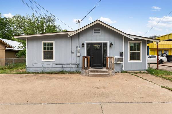 1133 E Henderson Street, Cleburne, TX 76031