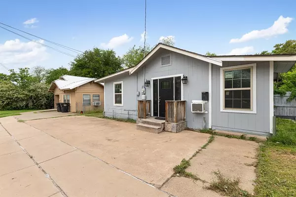 Cleburne, TX 76031,1133 E Henderson Street