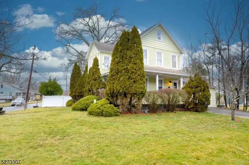 33 Glenwild Ave, Bloomingdale Boro, NJ 07403