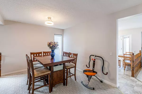 Calgary, AB t3j 2t2,56 Martingrove WAY NE