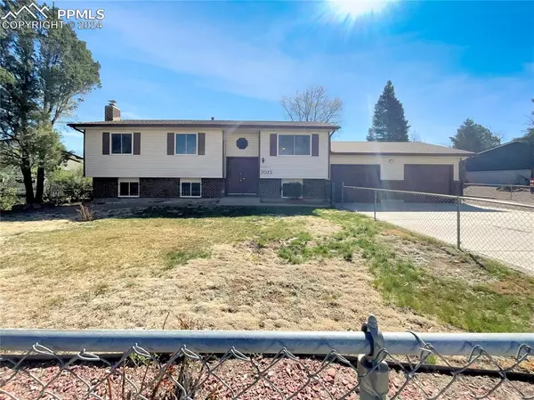 7025 Metropolitan ST, Colorado Springs, CO 80911