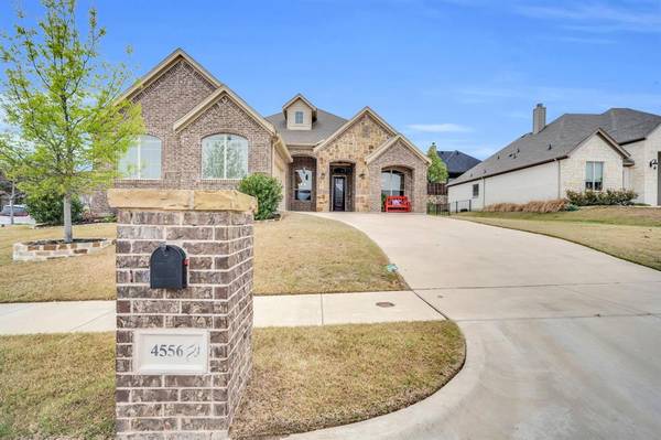 4556 Fairway View Drive, Fort Worth, TX 76008