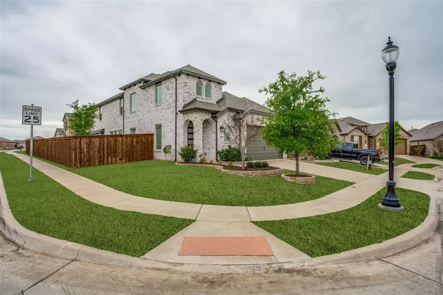 1408 Gelding Drive, Aubrey, TX 76227