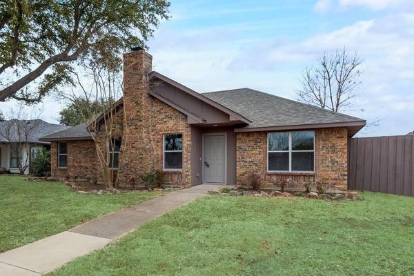 2002 Espinosa Drive, Carrollton, TX 75010