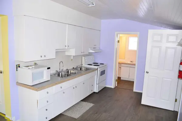 Peace River, AB T8S1H6,9820 97 AVE