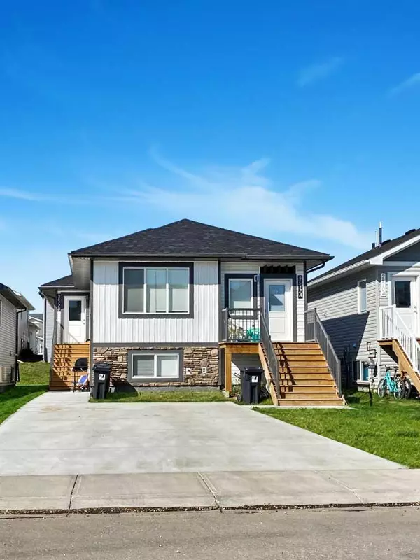 Clairmont, AB T8X5C8,9514 112 AVE #B