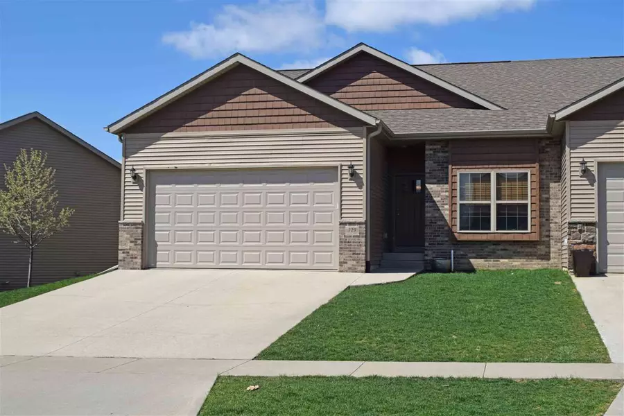 329 Windflower Ln, Solon, IA 52333