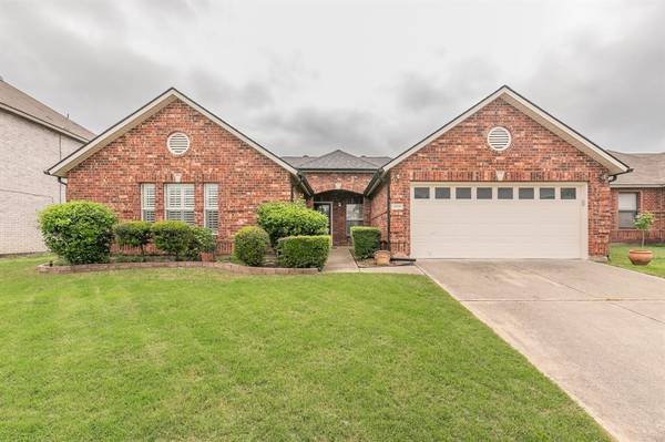 5208 Blue Circle, Haltom City, TX 76137