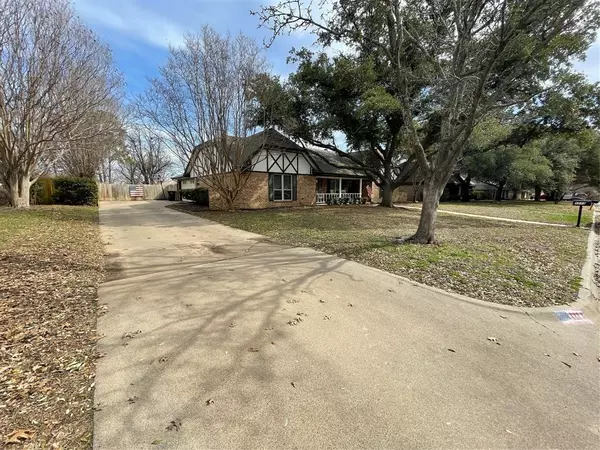 Cleburne, TX 76033,1113 Green River Trail