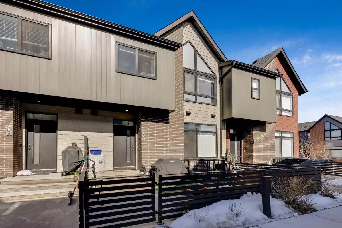 Calgary, AB T3P 1K3,906 Sage Meadows GDNS NW