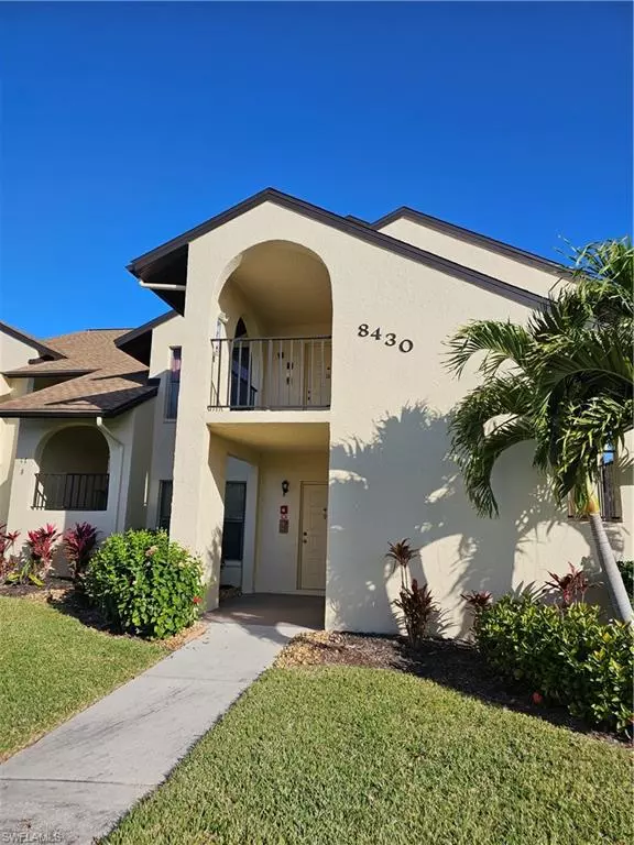 8430 Charter Club CIR 18, Fort Myers, FL 33919