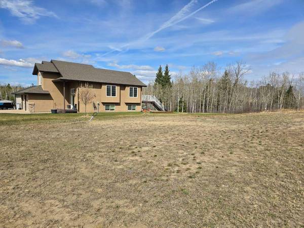 Rural Ponoka County, AB T4J 1R3,125 Wolf Run DR