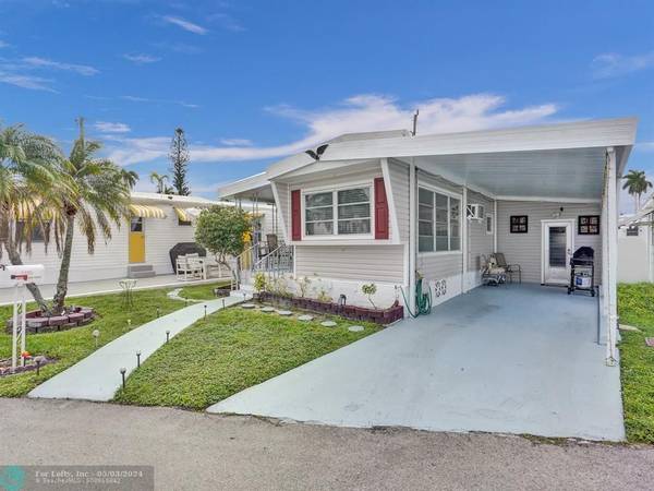 8524 SW 17th St,  Davie,  FL 33324